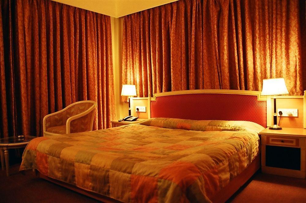 Celebrations Hotel Navi Mumbai Eksteriør billede